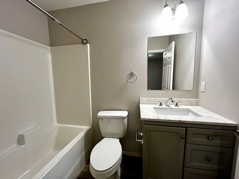 1320 S 13th Ave — Photo 22