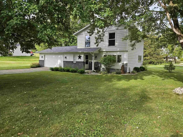 417 Weston Ave, Churubusco, IN 46723