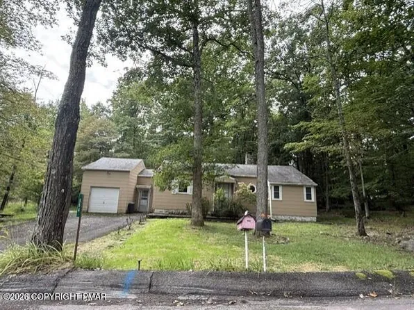 554 Prices Dr, Cresco, PA 18326