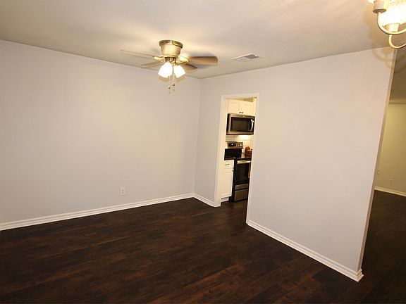 2nd image of 737 Holiday Dr