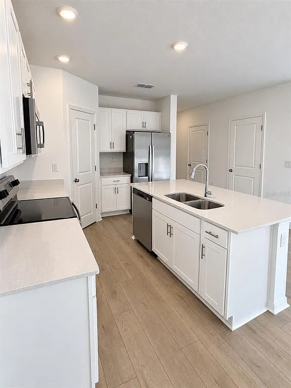 3 bed, 2.5 bath, 1405 sqft, $1,895 — Photo 4