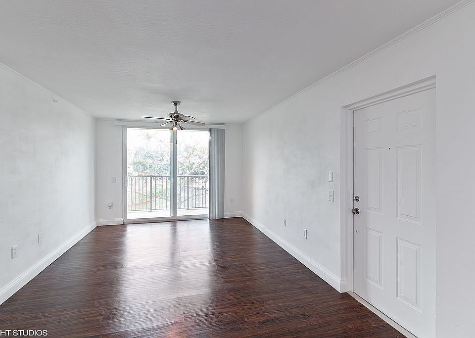 1st image of 1211 Villa Cir