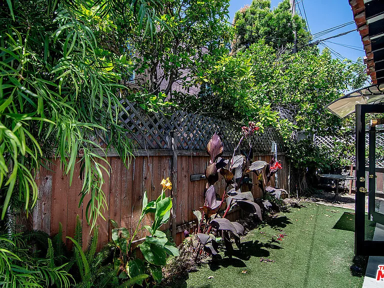 1159 S Hayworth Ave #1/2 — Photo 13