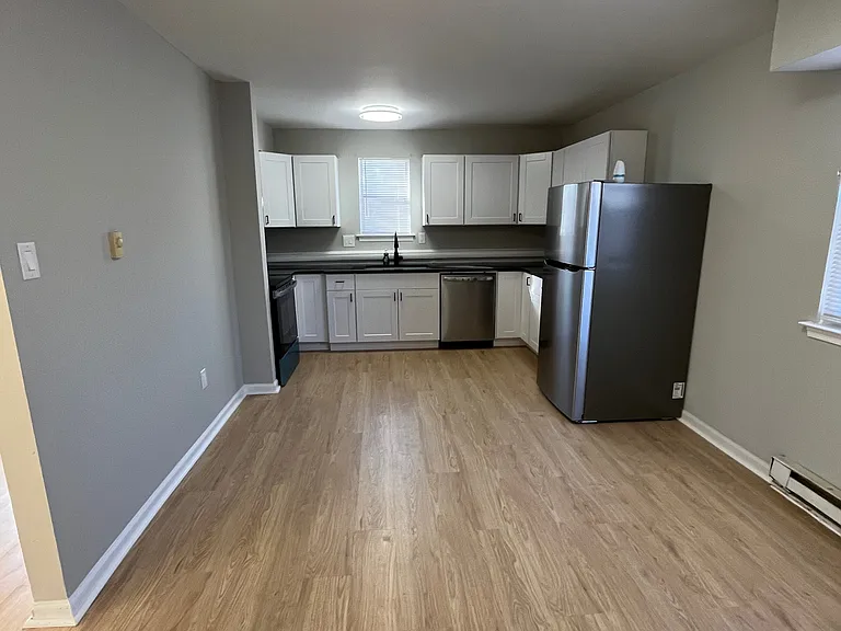 50 Hampshire Rd — Photo 2