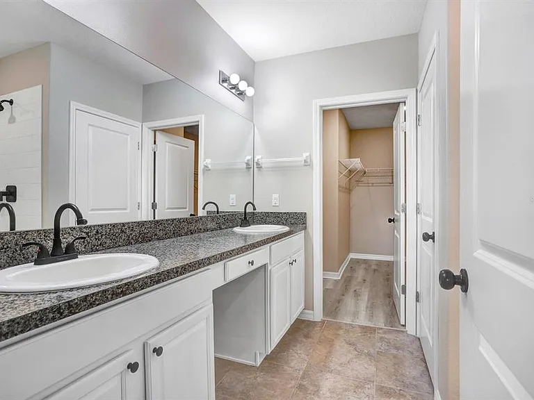 10256 Carloway Hills Dr — Photo 24