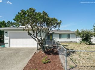 460 SW 3rd St, Dundee, OR 97115