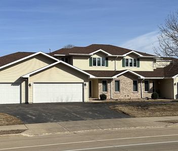 1034 S Oakwood Rd, Oshkosh, WI, 54904