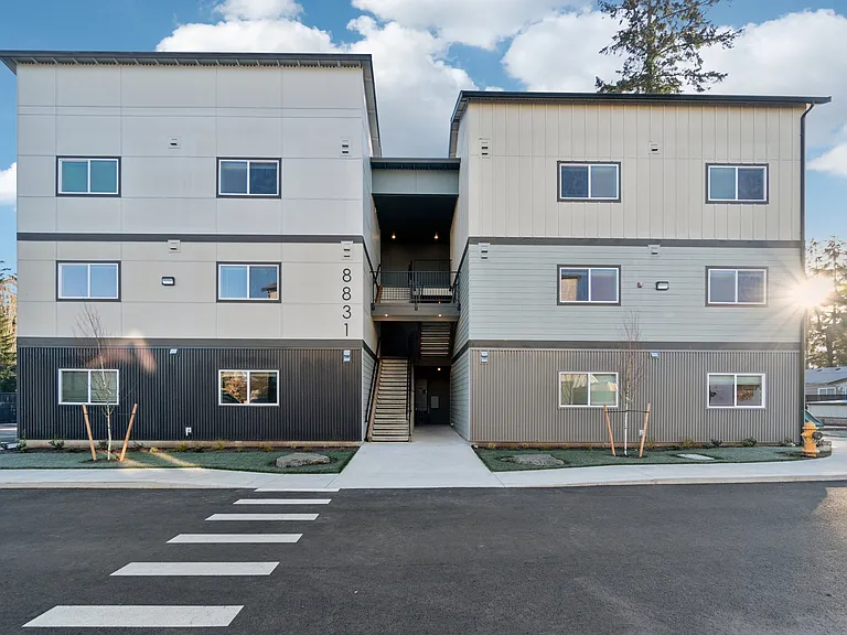 Copperstone Luxury Apartments and Townhomes — Photo 27