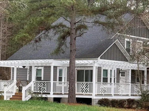5111 Stockbridge Dr, Mount Holly, NC 28120