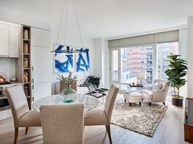 555 W 43rd St