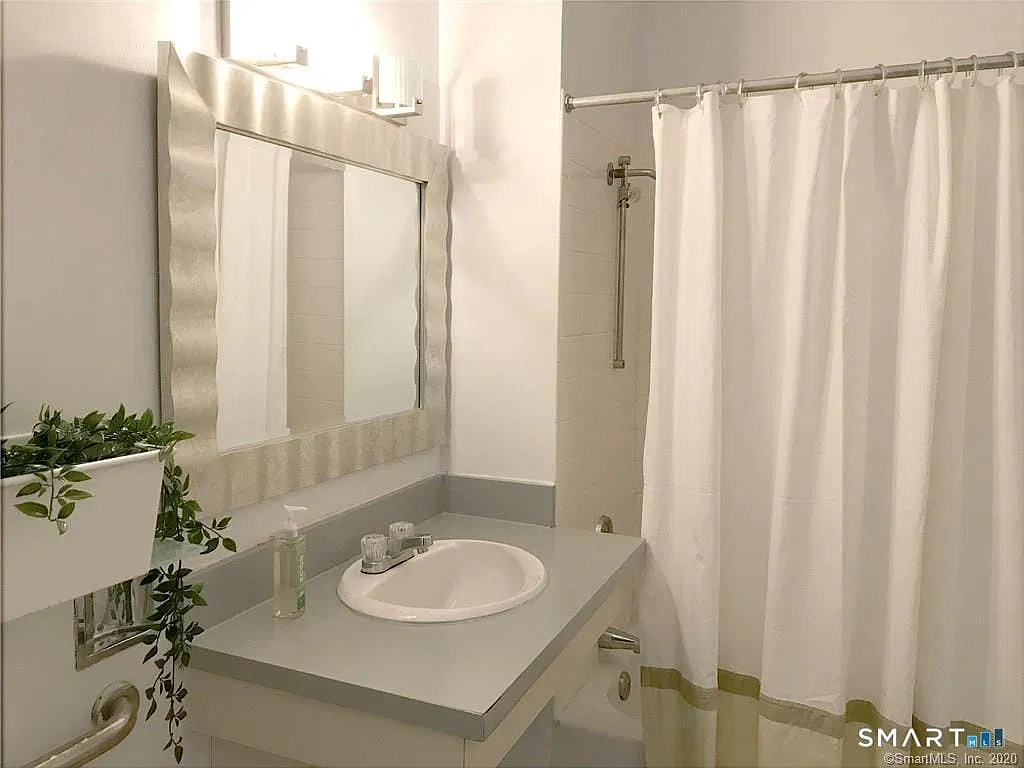 Studio, 1.0 bath, 346 sqft, $1,695 — Photo 4