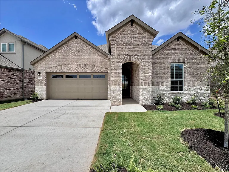 1937 Crooked Creek St — Photo 1