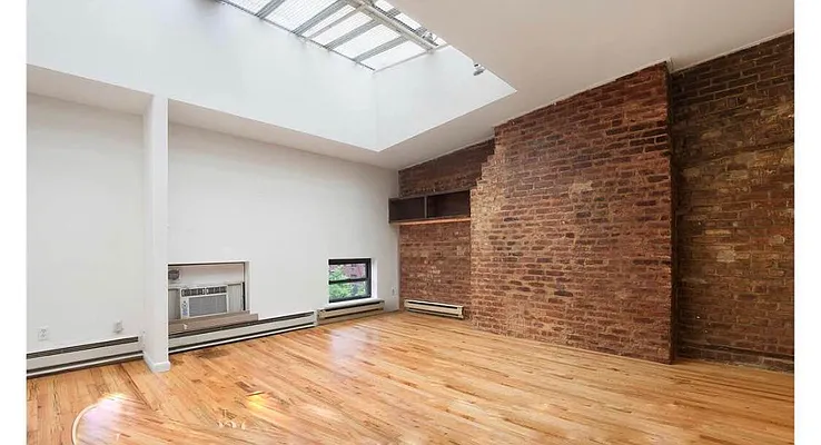 Rented by R New York | media 10