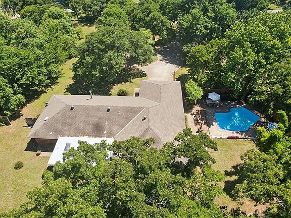 4th image of 4409 Martin Dr