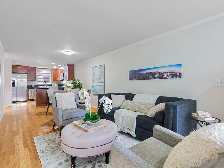 1514 Taylor Ave N #B — Photo 2