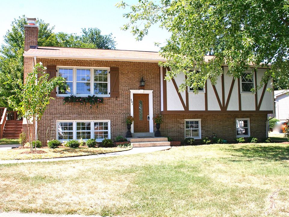 1st image of 301 Wildman St NE