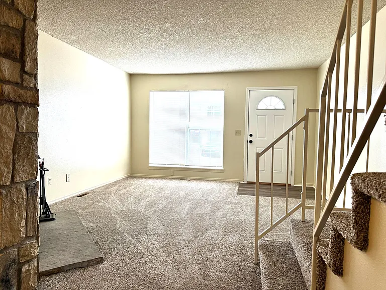 4108 Charleston Dr — Photo 4