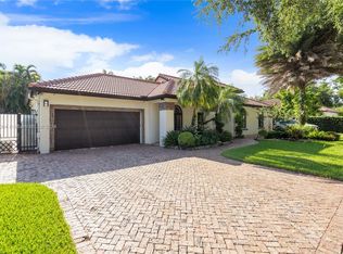 15600 NW 82nd Ct, Miami Lakes, FL 33016