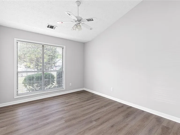 2110 Racquet Club Cir — Photo 18