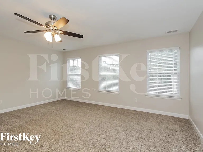 240 Golden Valley Dr — Photo 9