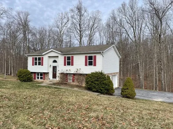 288 Pluto Rd, Shady Spring, WV 25918