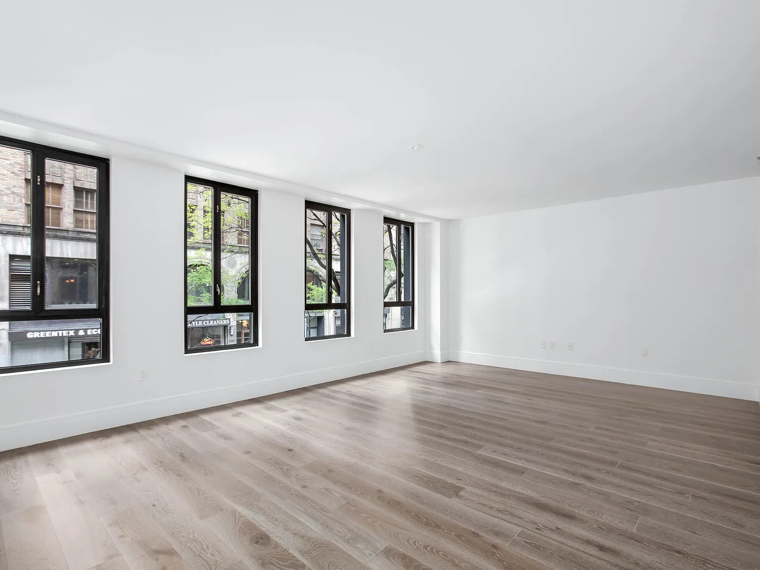 231 West 26th Street — Photo 2