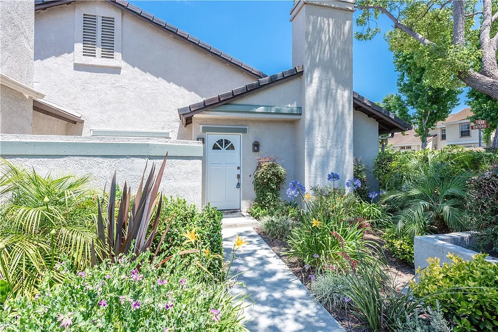1 bed, 768 sqft, $3,100 — Photo 1