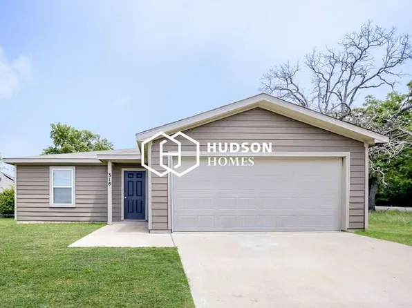 318 Bay Ct, Mabank, TX 75156
