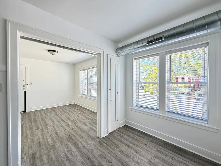 1605 N McVicker Ave #2 — Photo 9