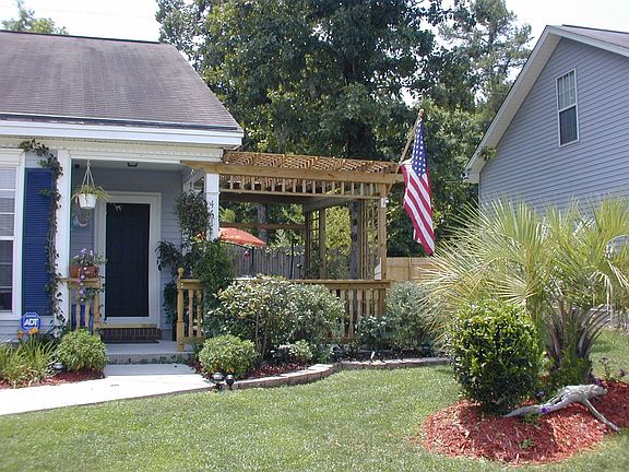 4th image of 461 Courtland Dr