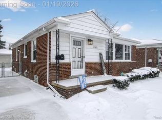 13651 Castle St, Southgate, MI 48195