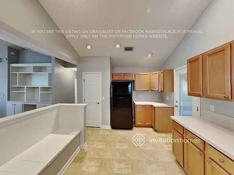 400 Chamberlain Dr — Photo 7