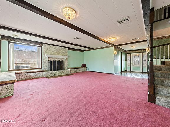 4th image of 304 Amanda Dr