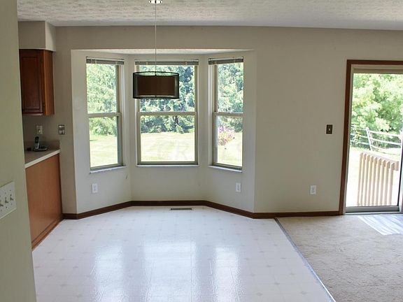 3rd image of 5924 Northcliff Blvd