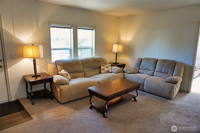 5th image of 2350 Douglas Road #26