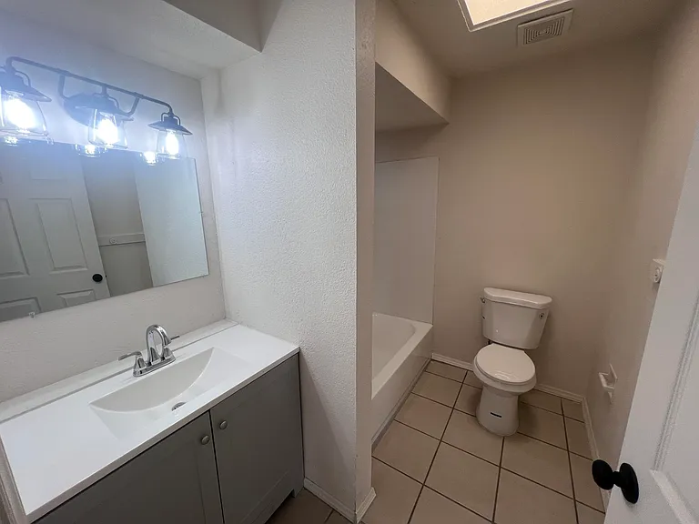 1005 Dickerson Dr SE #A — Photo 18