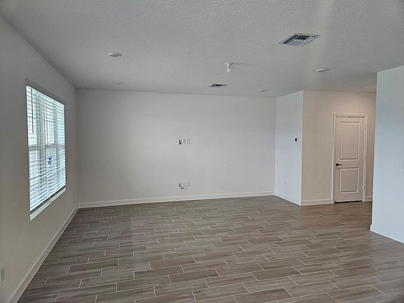 3rd image of 19576 Whispering Creek Rd