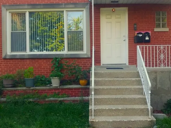 6104 N Oakley Ave, Chicago, IL 60659