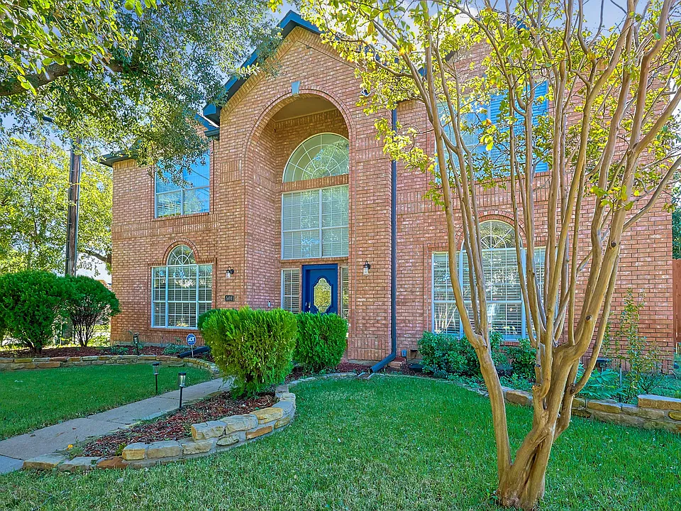 501 Halifax Ln