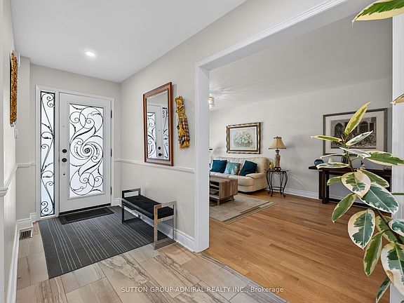 5th image of 99 Dundurn Cres