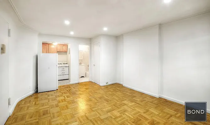 Rented by Bond New York | media 12