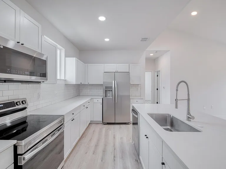 5211 Rob Scott St — Photo 10