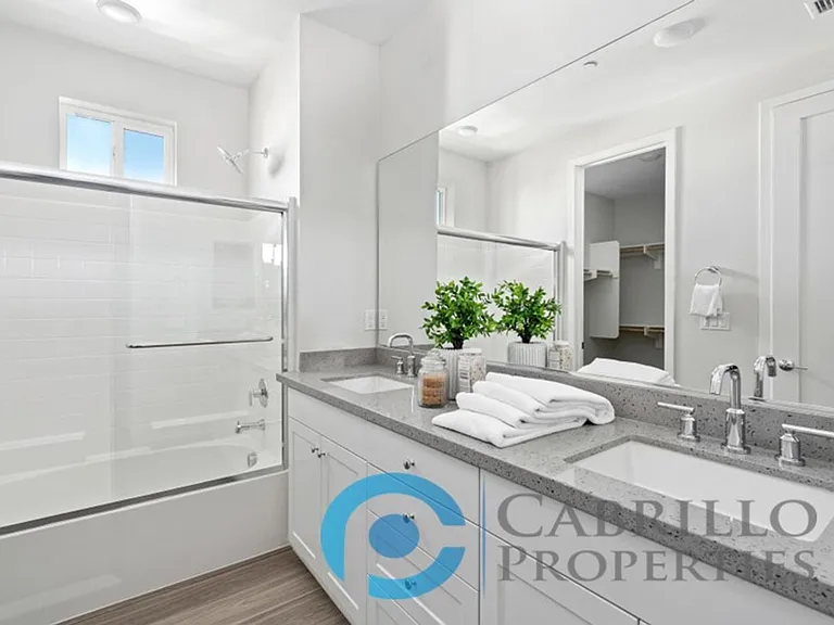 1675 Neptune Ave — Photo 32
