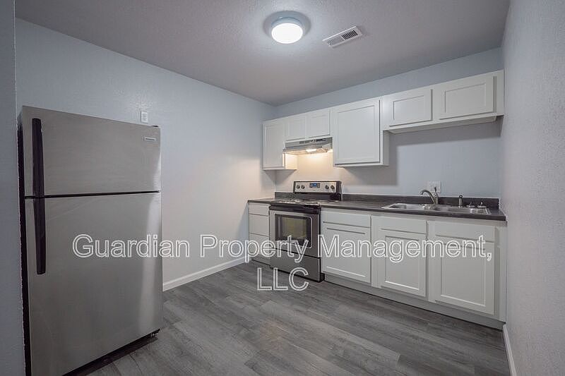 1st image of 123.5 N Main St Unit 2