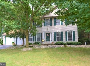 214 Hall Dr, Hanover, PA 17331