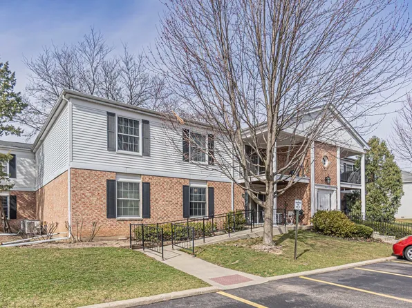 961 Golf Course Rd APT 5, Crystal Lake, IL 60014