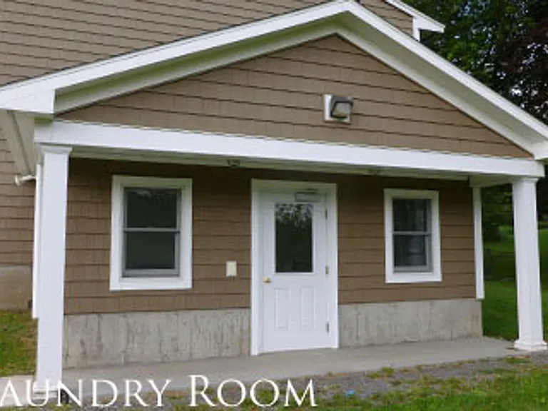 2024-2032 Spring St — Photo 17