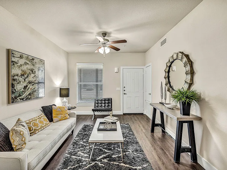 300 Ferguson Dr — Photo 10