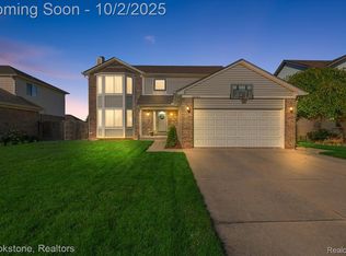 46063 Pat St, Chesterfield, MI 48051