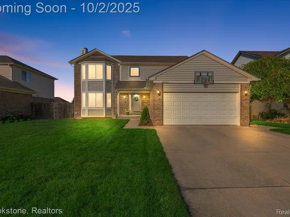 46063 Pat St, Chesterfield, MI 48051